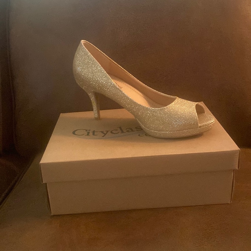Shoe